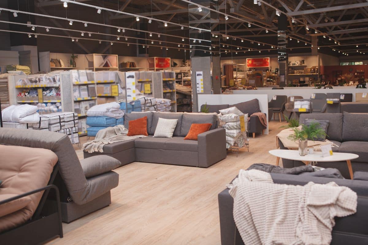 Furniture and Home Décor Stores